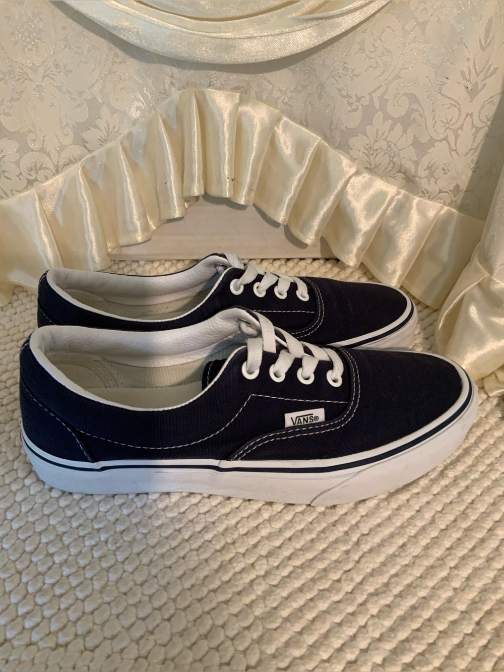VANS - Picture 5 of 12
